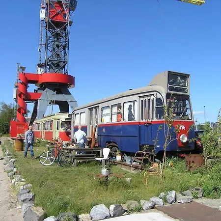 Panzió Circus Wagon In Quiet Area Free Bikes Free Parking