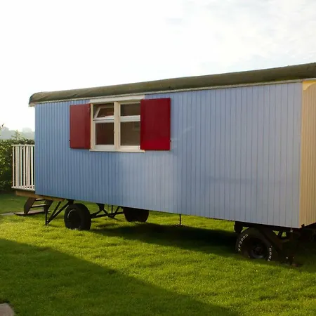 Circus Wagon In Quiet Area Free Bikes Free Parking Panzió *